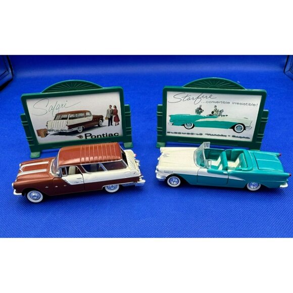 1955 Pontiac Safari Station Wagon & Oldsmobile 98 Starfire Convertible + Signs - Picture 1 of 16